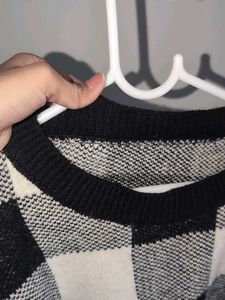 Trendy Plaid Cropped Sweater