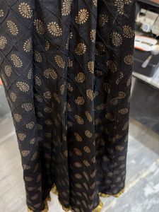 Elegant Black Paisley Print Skirt