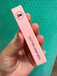 pink fuschia Glitter Eyeliner