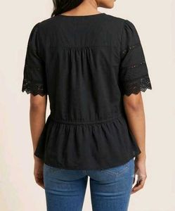 Laced top with waist tie-up