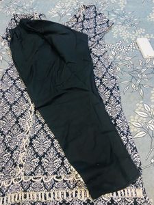 Stylish Black &amp; White Patterned Kurta
