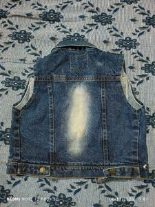 Girl's Sleevless Denim Jacket / Vest