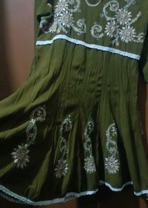 embroidered girls top
