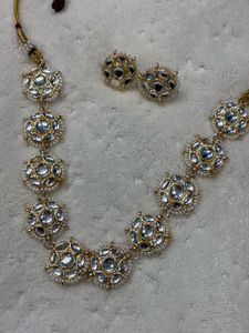 Exquisite Kundan &amp; Pearl Necklace Set