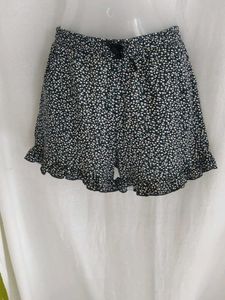 Cute Floral Print Shorts