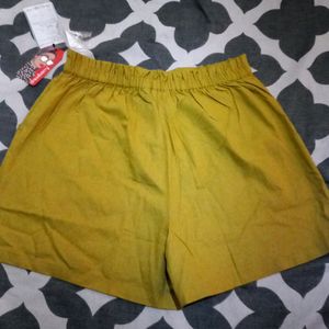 Dressberry Olive Solid Summer Shorts