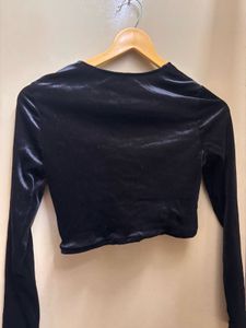 H&amp;M solid cut out velour top