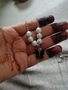 Elegant Butterfly Pearl Necklace