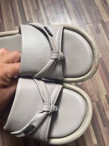 Stylish Women's Light Grey Sandals