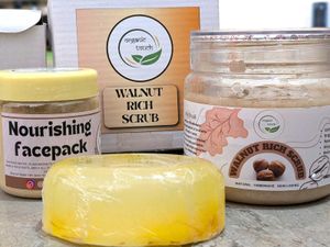 Organic Touch Walnut Scrub Set