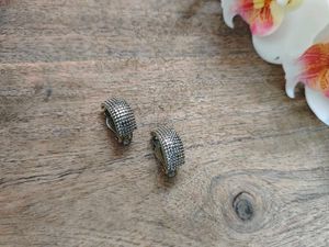 Vintage Chic Textured Clip-On Earrings