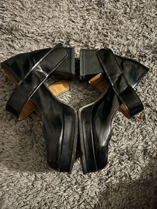 Chic Black Mary Jane Heels