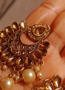 Elegant Gold-Tone Pearl Necklace