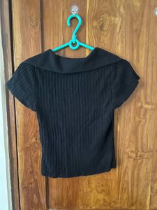 Ribbed Black Collared Button-Up Top