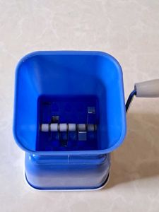 Manual vegetable chopper