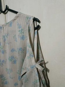 Floral Cold Shoulder Top