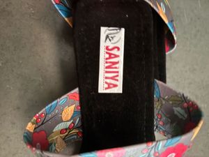 Embellished Flats Sandals New unused