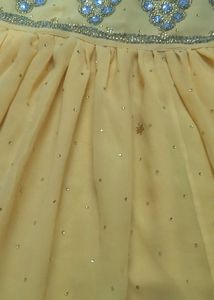 Cute Yellow Fish Cut Skirts With Crop Top