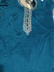 Teal Embroidered Kurta clr is bottle green