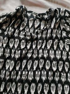 Stylish Black &amp; White Printed Kurta