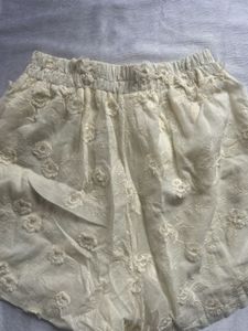 Cream Lace Floral Shorts