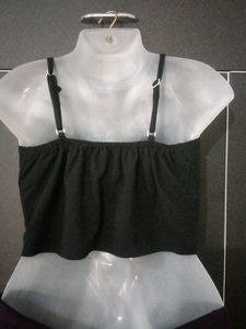 crop top black colour sleeveless