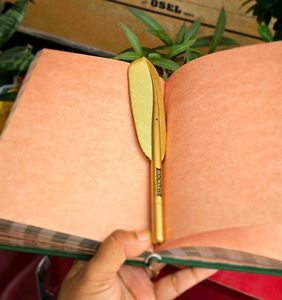 Hogwarts Feather Quill Pen