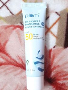 Plum 2% Niacinamide &amp; Rice Water Sunscreen SPF 50
