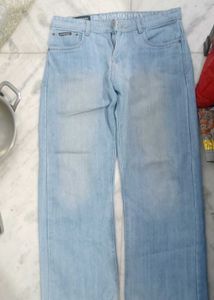 Light Wash Straight Fit Jeans