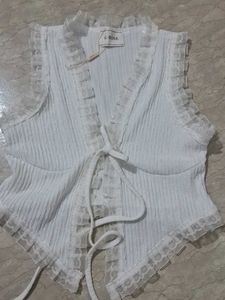 Chic White Lace Trimmed Crop Top
