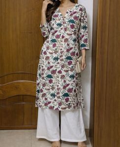 Svrnaa Floral Print Cotton Kurta