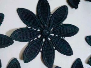 Laces Flower Patches (20 Pc)