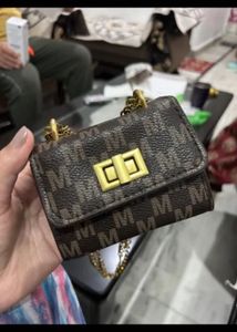 Chic Micro Handbag with Gold Chain