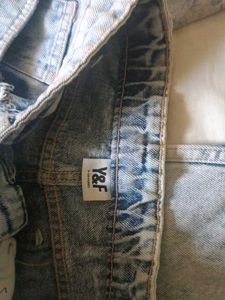 Light Wash Wide Leg Jeans with Flower Appliques