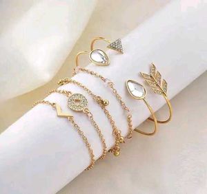 combo pack of 6 eye catching bracelets