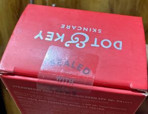DOT &amp; KEY Strawberry Dew Tinted Sunscreen SPF 50+