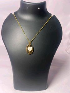 Anti Tarnish Elegant Heart Pendant Necklace