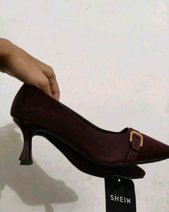 Chic Burgundy Pumps