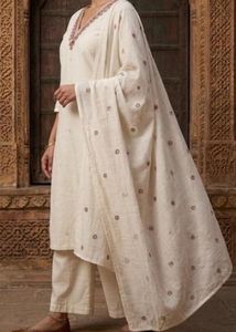 Elegant Off-White Kurta Set with Dupatta