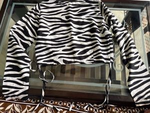 Stylish Zebra Print Crop Top