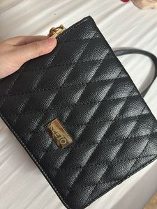 Chic Black Quilted Crossbody Bag