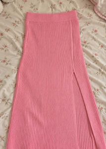 Ribbed Knit Midi Skirt with Slit