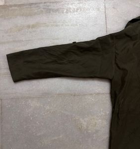 Chic Olive Green Double-Breasted Jacket