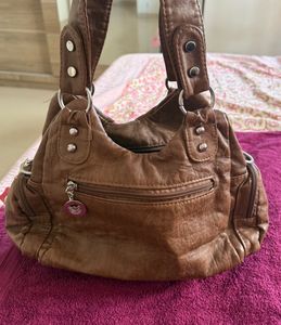 chic brown city shoulder bag