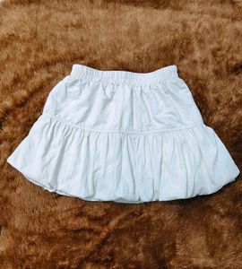 White mini bubble skirt .