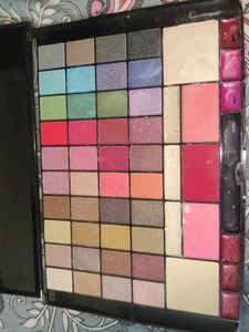 Lakyou Beauty Makeup Pallet