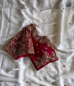 Elegant White &amp; Gold Embroidered Saree