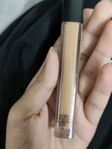 Concealer Duo: Maybelline(Medium) &amp; Oshea(Caramel)