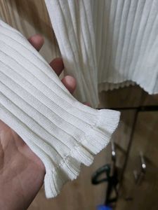 H&amp;M Cream Ribbed Knit Long Sleeve Top