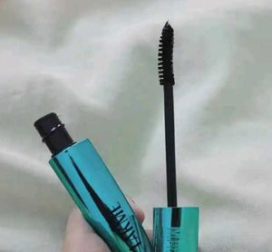 9 to 5 Lakme Eyeconic Mascara